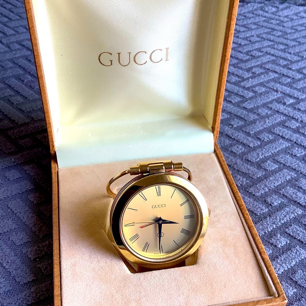 Beautiful GUCCI desk or travel watch with box 🌟🌟